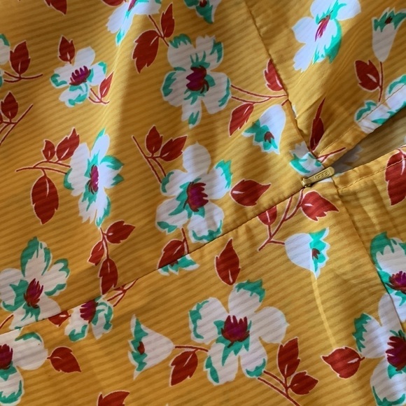 ASOS DESIGN frill neck midi tea dress in yellow floral print open back size‎ 4 - Picture 8 of 15